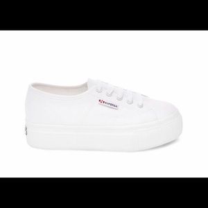 Women’s Platform white supergas.
